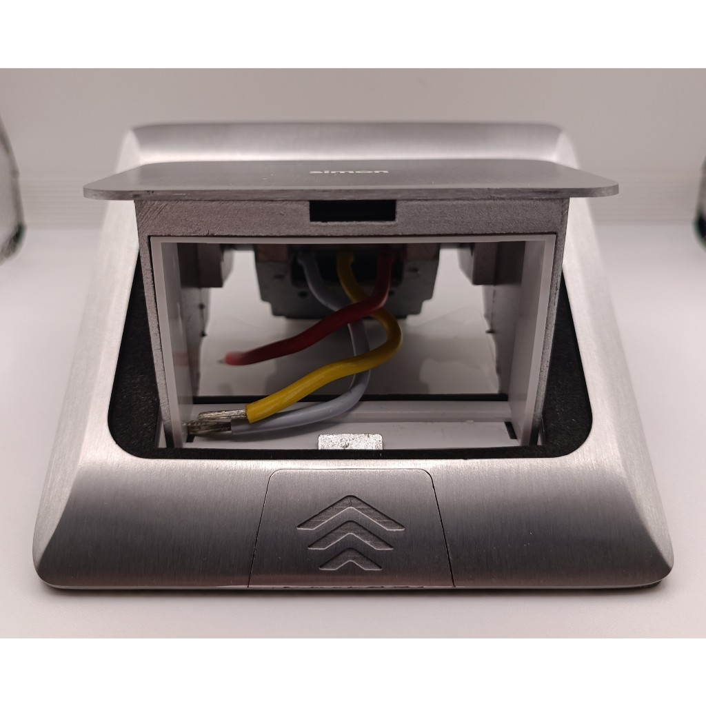 SIMON FLOOR OUTLET 120 (3M) + INBOWDOOS FLOOR