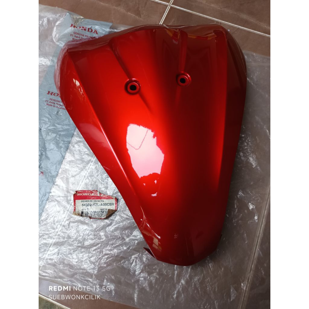 64302-KZL-A00CSR panel dasi dada depan honda spacy merah original AHM