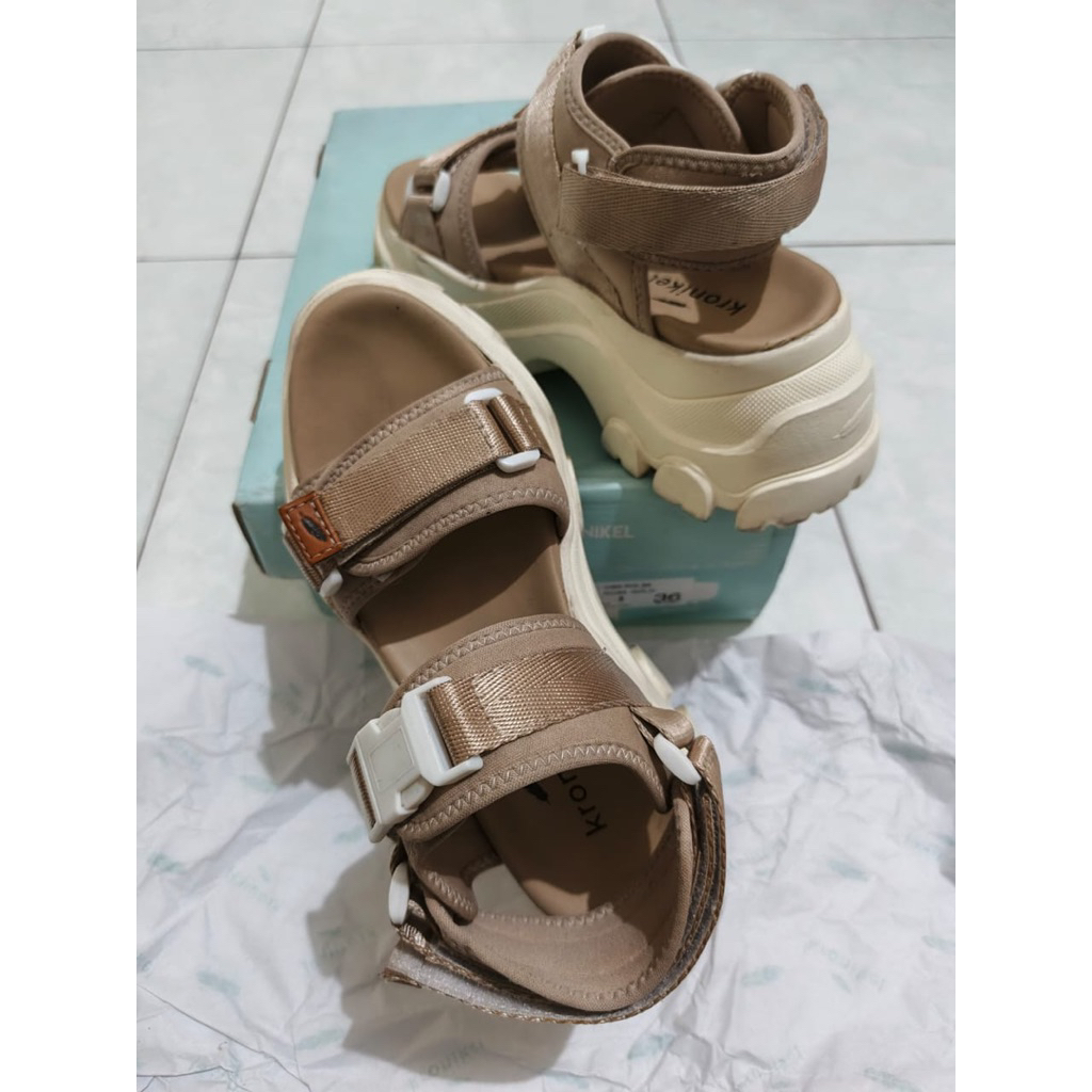 PRELOVED SANDAL KRONIKEL|FREE BOX|SANDAL WEDGES|SEPATU SANDAL