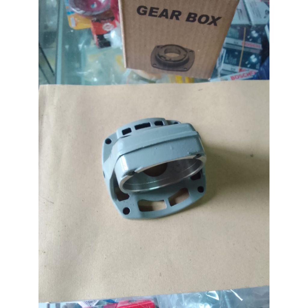 Gear housing mesin gerinda Makita 9553B
