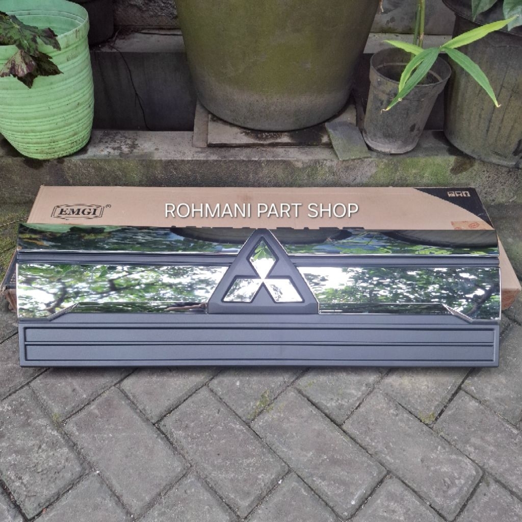 GRILL DEPAN/GRILLE RAMBANG L300 EURO4