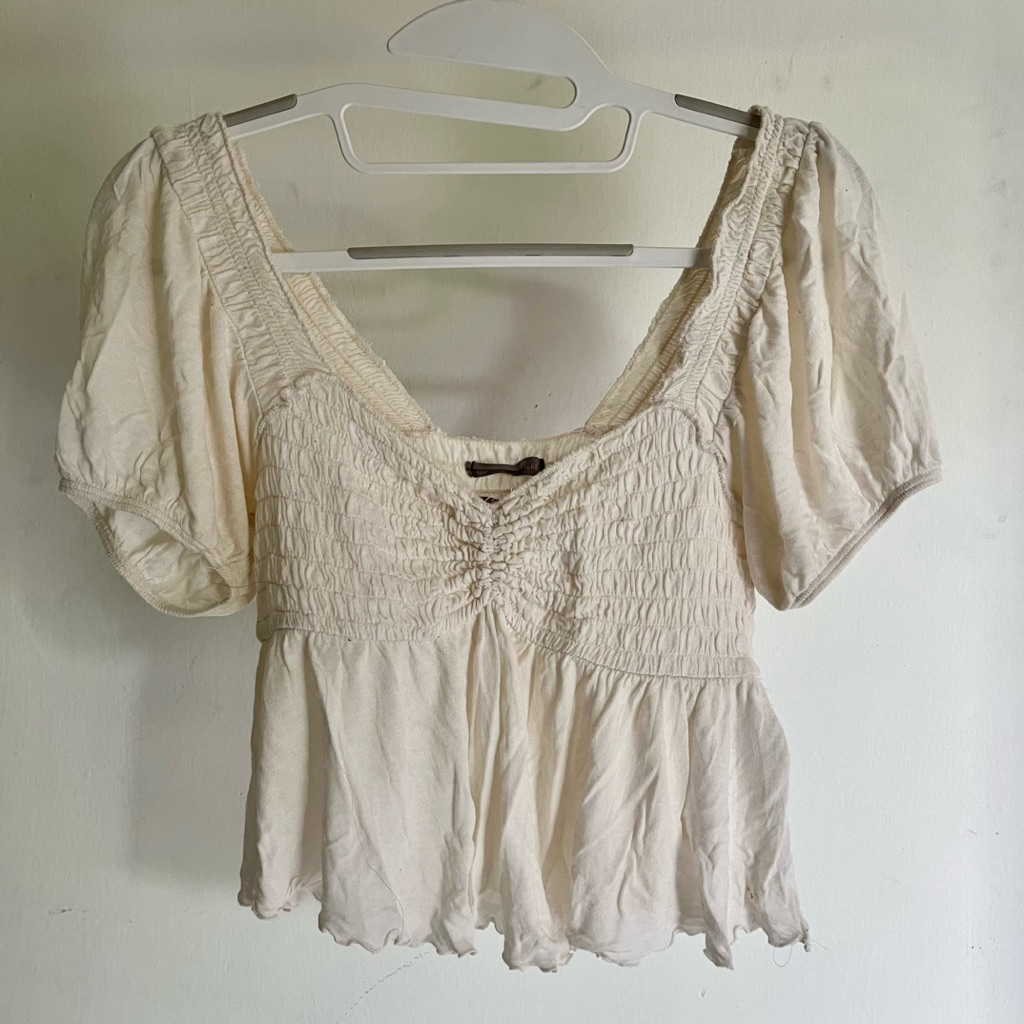 Preloved Urban Outfitters Atasan Crop Putih Summer