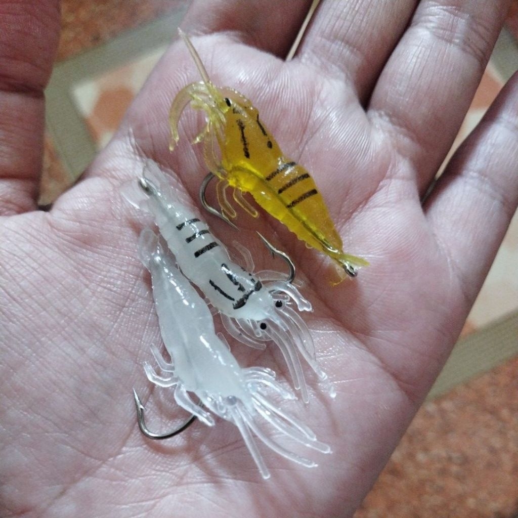 SOFT LURE 4 cm Umpan Pancing Udang tiruan  dengan kail 3 cm