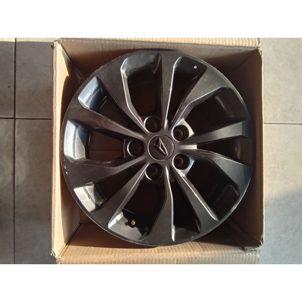 velg original rush terios