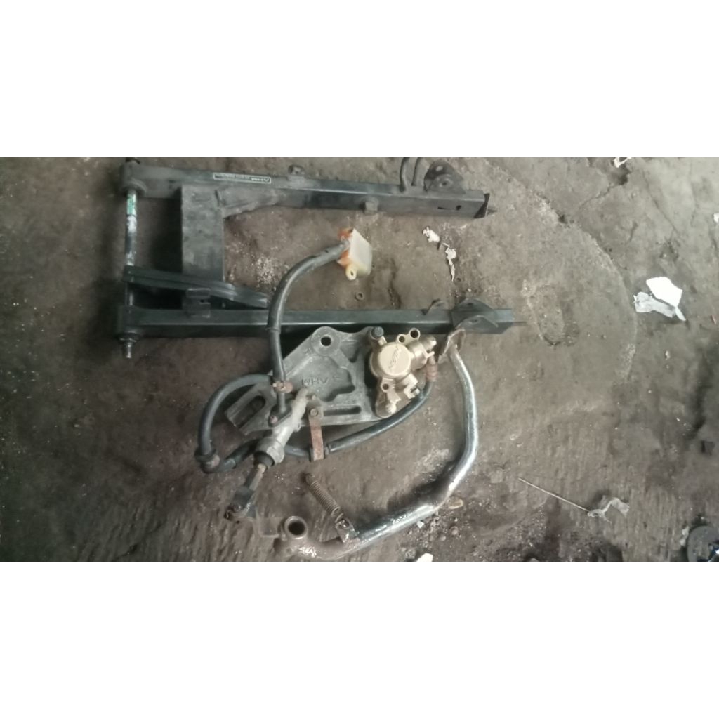 Remset belakang Supra 125 Dan Supra Injeksi Dan Arm Blade Dan Supra injeksi atau Supra Karbu Origina