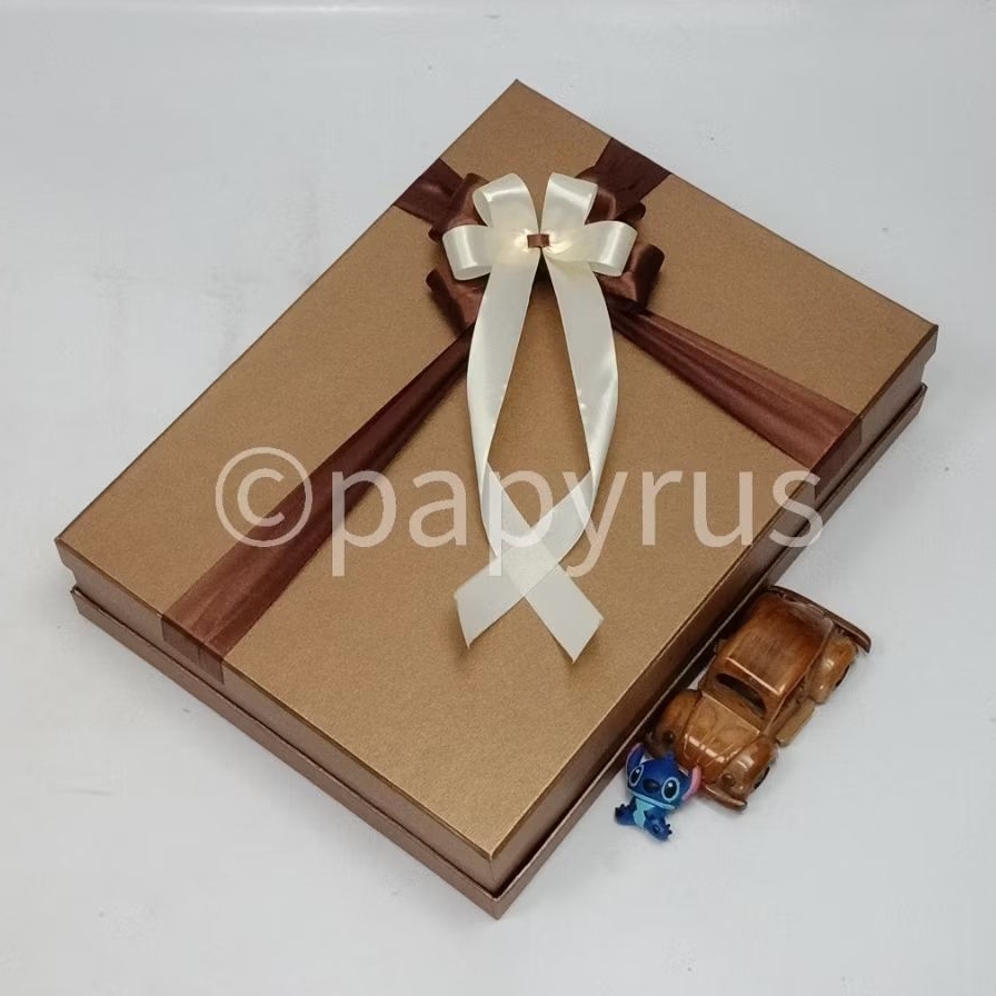 

PAPYRUS Sandwich 30x40 Tinggi 8cm Kotak Kado Gift Box V1