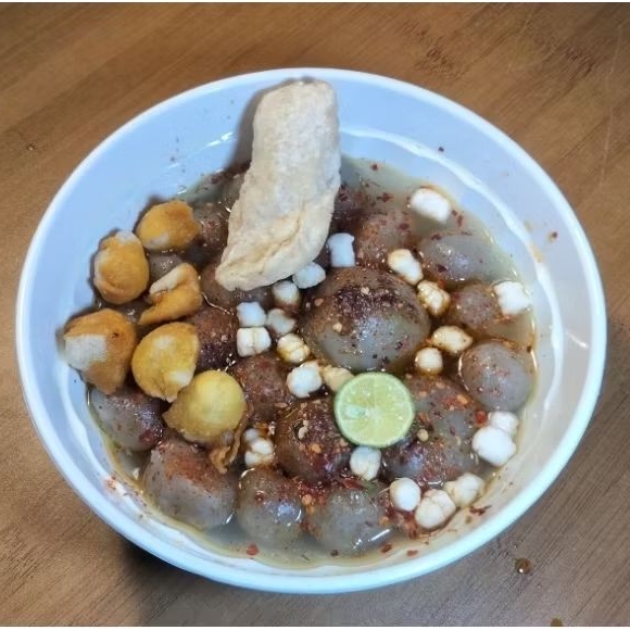 

Cilok Kuah Isi 10 – Pedas Gurih Enak | Toping Siomay Batagor Pilus + Cabai Terpisah