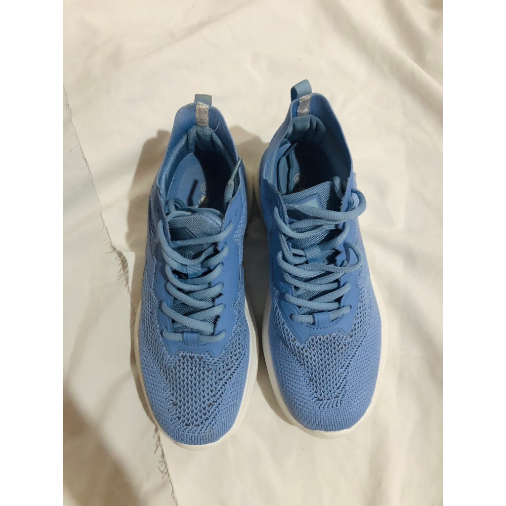 PRELOVED SEPATU OLAHRAGA WANITA DIADORA