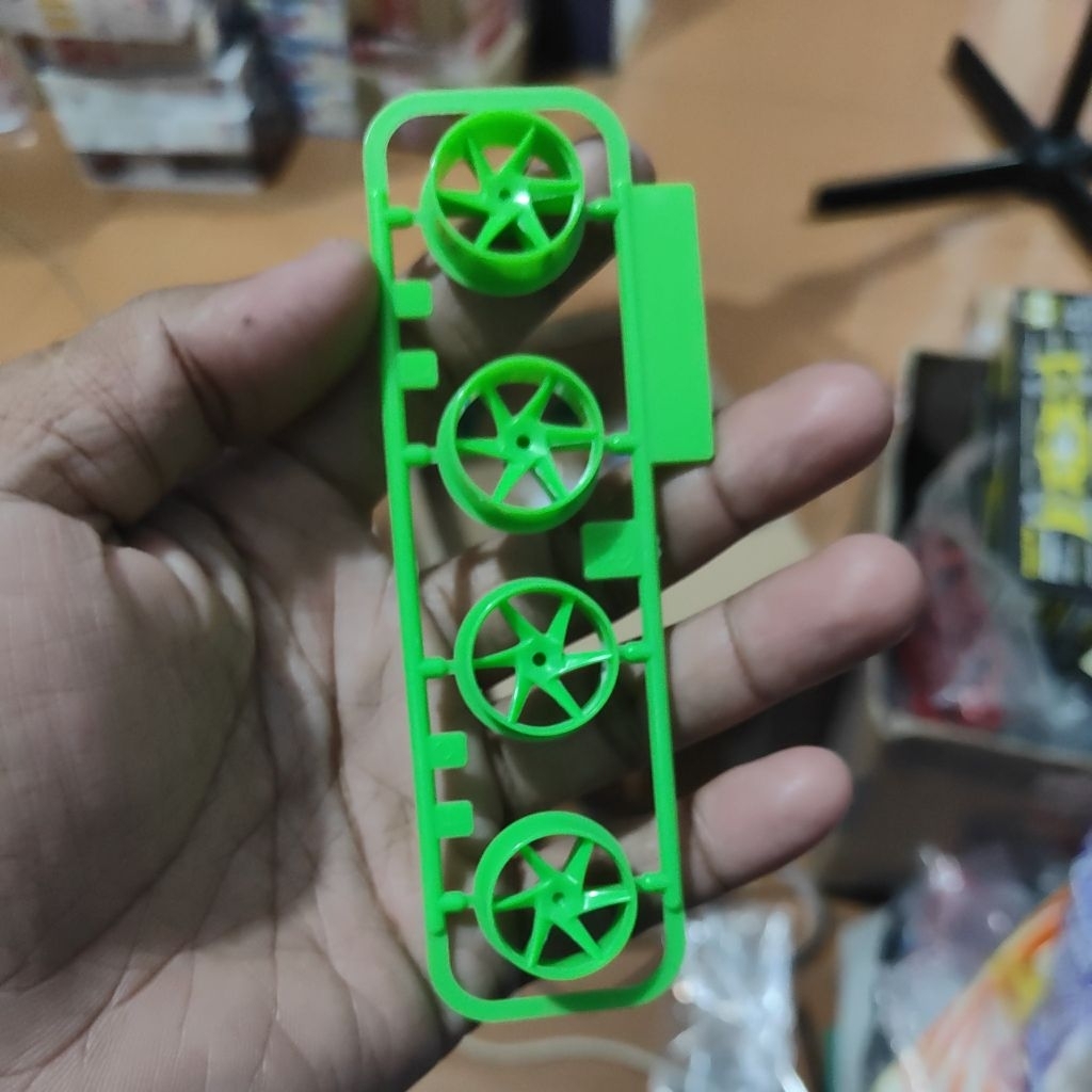 Tamiya Pelek Velg Medium Spiral 6 Spoke Green Hijau Fluorescent