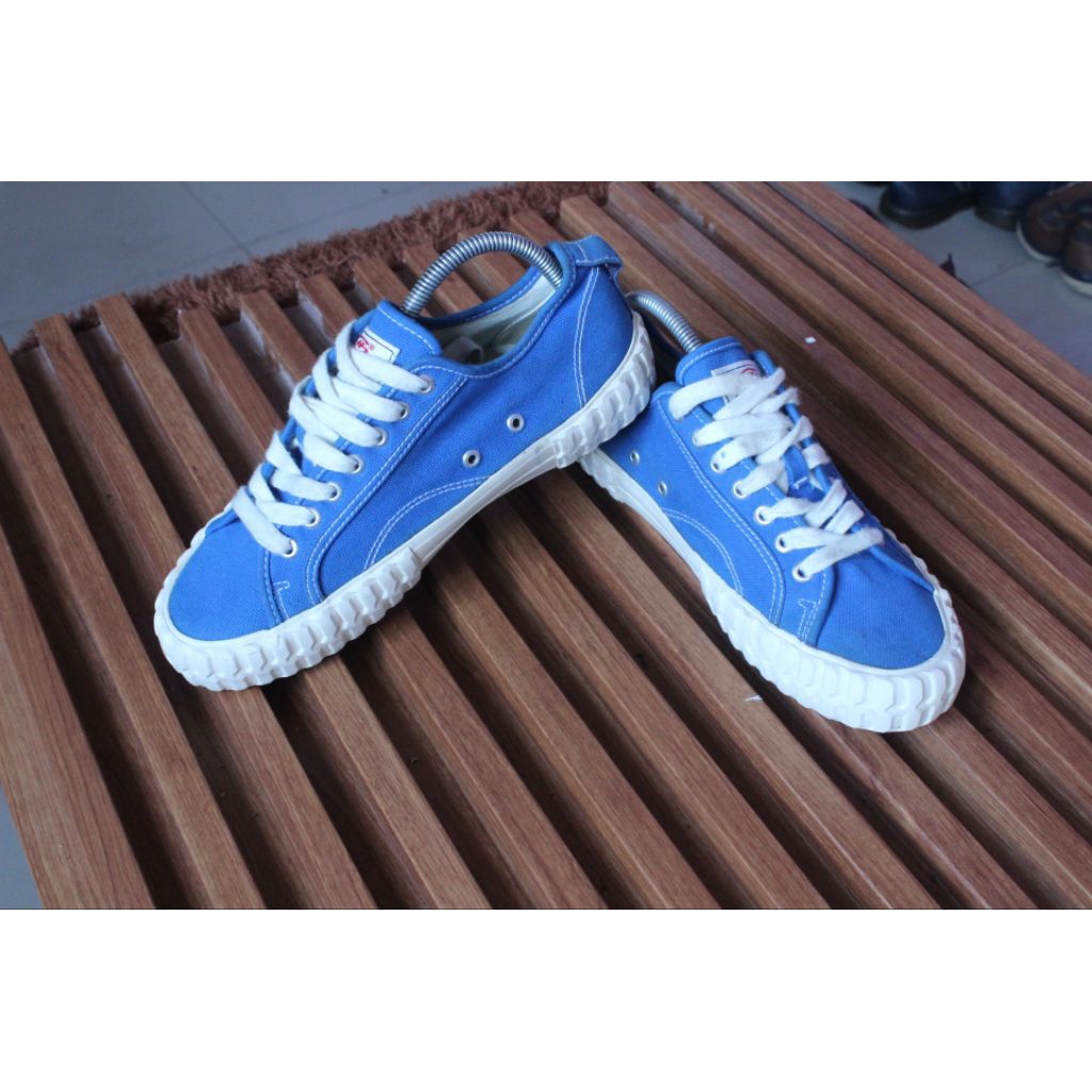 Sepatu kets casual" Hawkins Sport" upper kain kanvas tebal  asli outsole kokoh kuat. mulus cerah. si