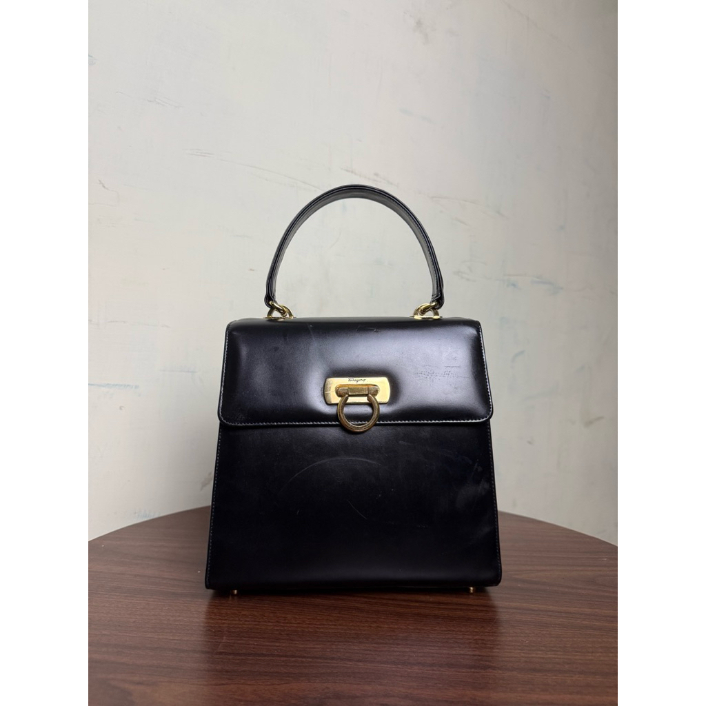 Salvatore Ferragamo hand bag (tas pesta)