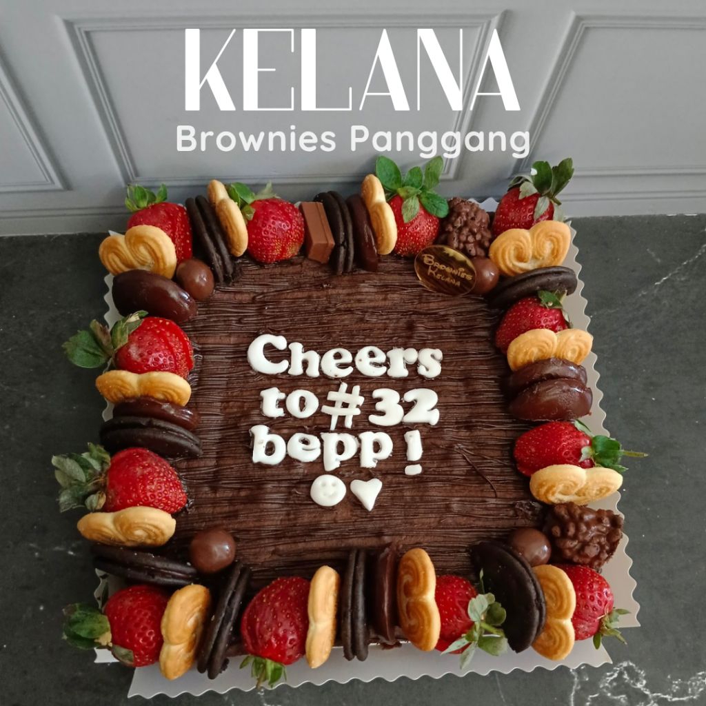 

(PO 1 Hari) Brownies Panggang Choco Berry Square (HAMPERS)