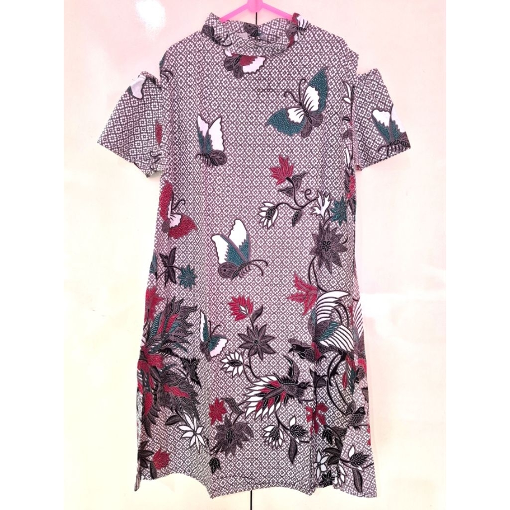 dress batik midi wanita