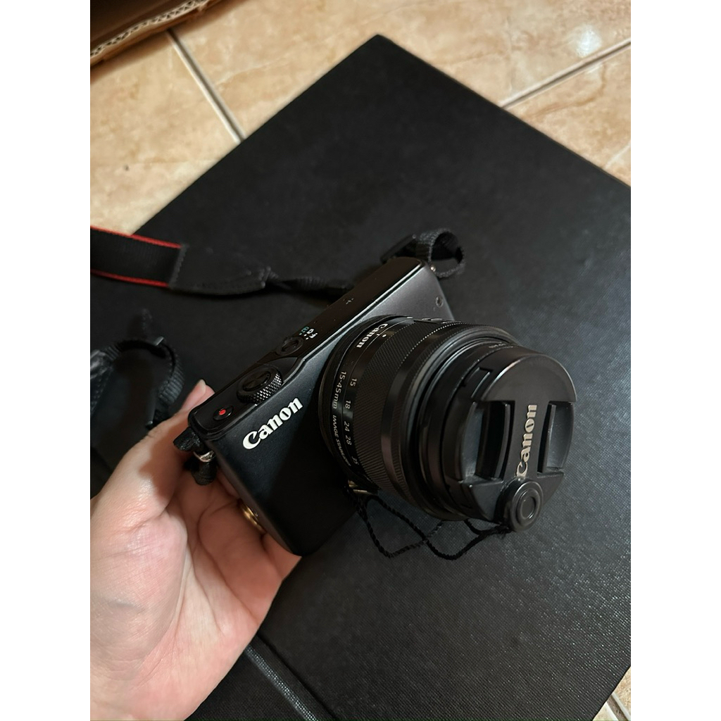 kamera Canon M10 (second)