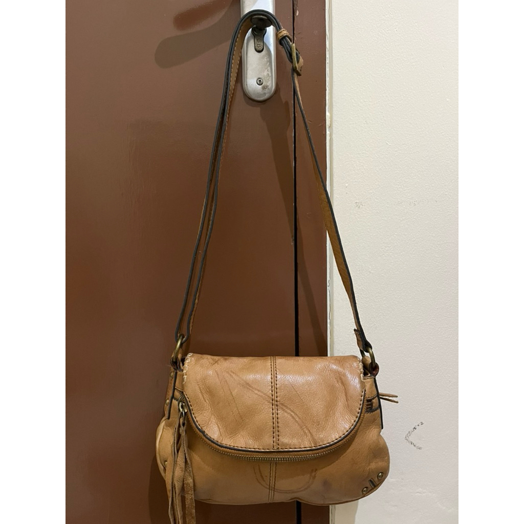 Tas Preloved Sling Bag Shoulder Bag Kulit Asli Lucky Brand