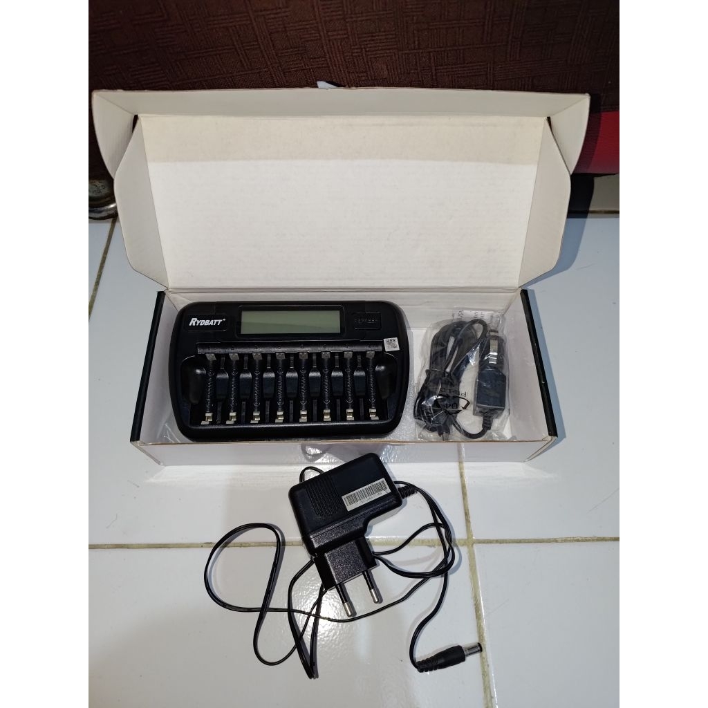 CHARGER RYDBATT 8 SLOT AA FOR TAMIYA MINI 4WD BATTERY