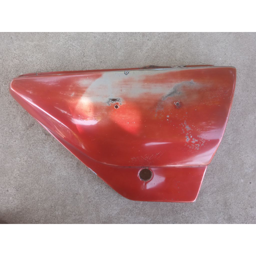 Side Cover Tutup Aki dop Accu Suzuki TRS 118 Suzuki TRS Katana Original