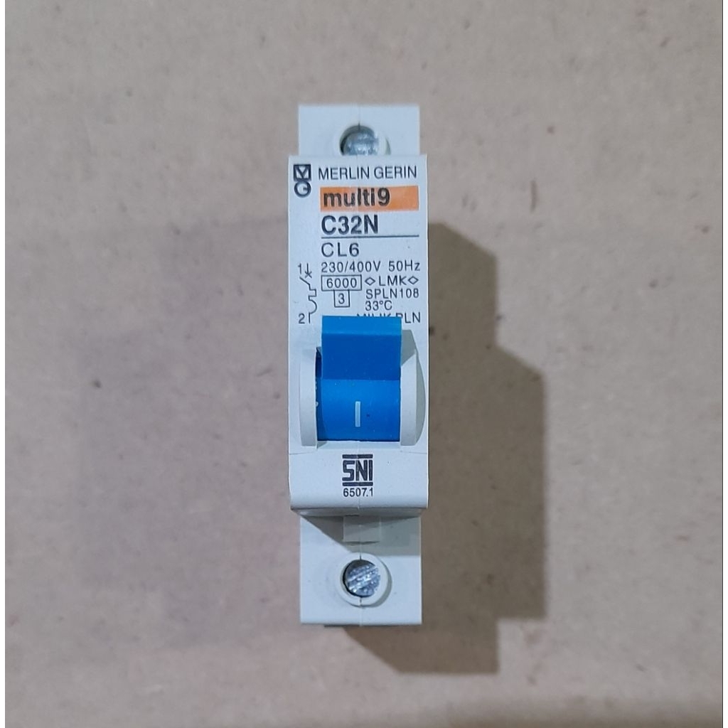 MERLIN  GERIN  MCB / Miniature Circuit Breaker  1 Phase  6 Amp