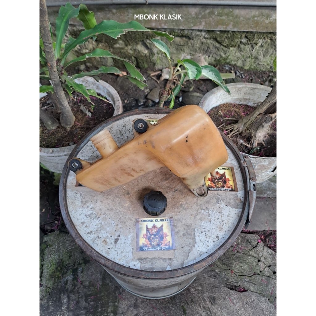 tabung oli samping suzuki gt380 twin ORIGINAL wadah oli samping suzuki gt 380 tabung oli gt 380 temp