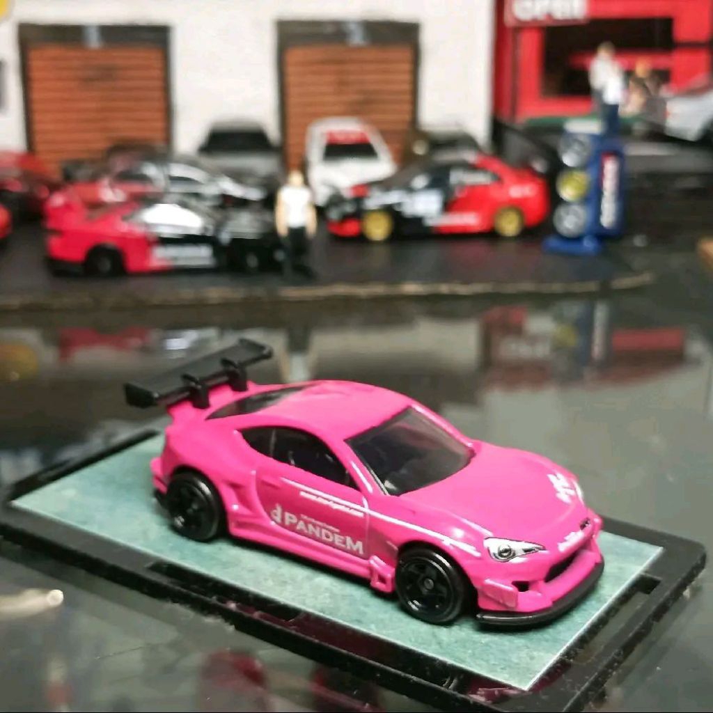 HOTWHEELS PANDEM. SUBARU BRZ. PINK (LOOSE)