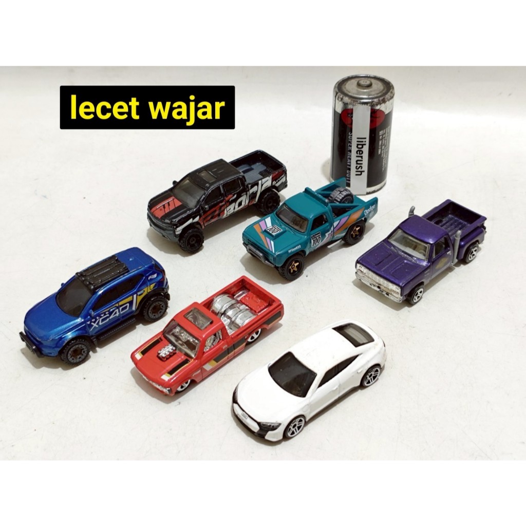 Set diecast hotwheels volvo xc40 , 87 dodge 100 , 19 chevrolet silverado , 1978 dodge lil red Expres