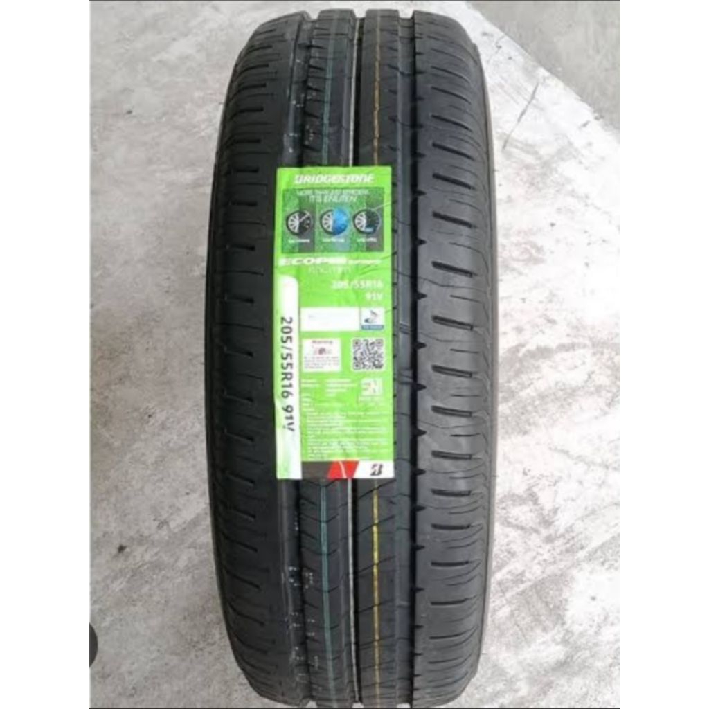 Ban Bridgestone 205/55 R16 EP300