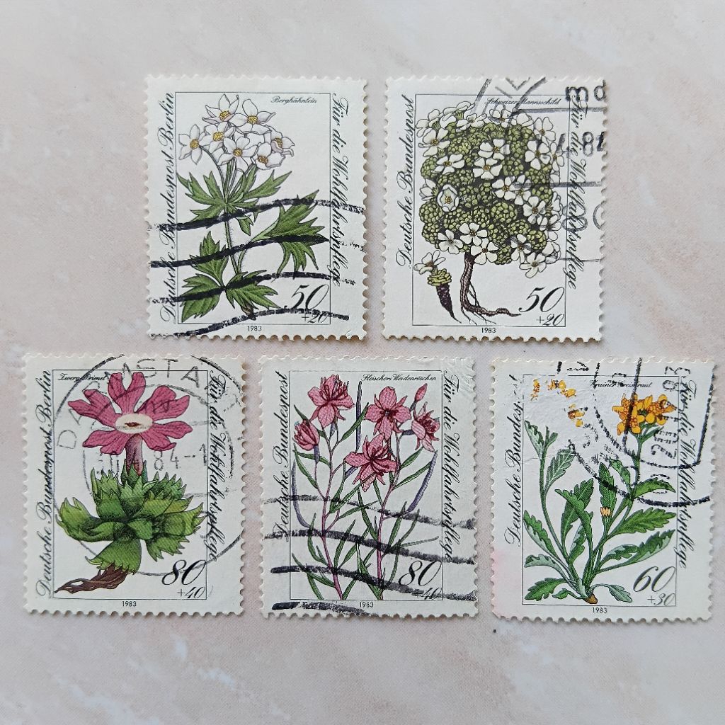 

Perangko Prangko Jadul Berlin Jerman Seri Welfare Endangered Alpine Flowers 5 Pcs 1983 - YN2520