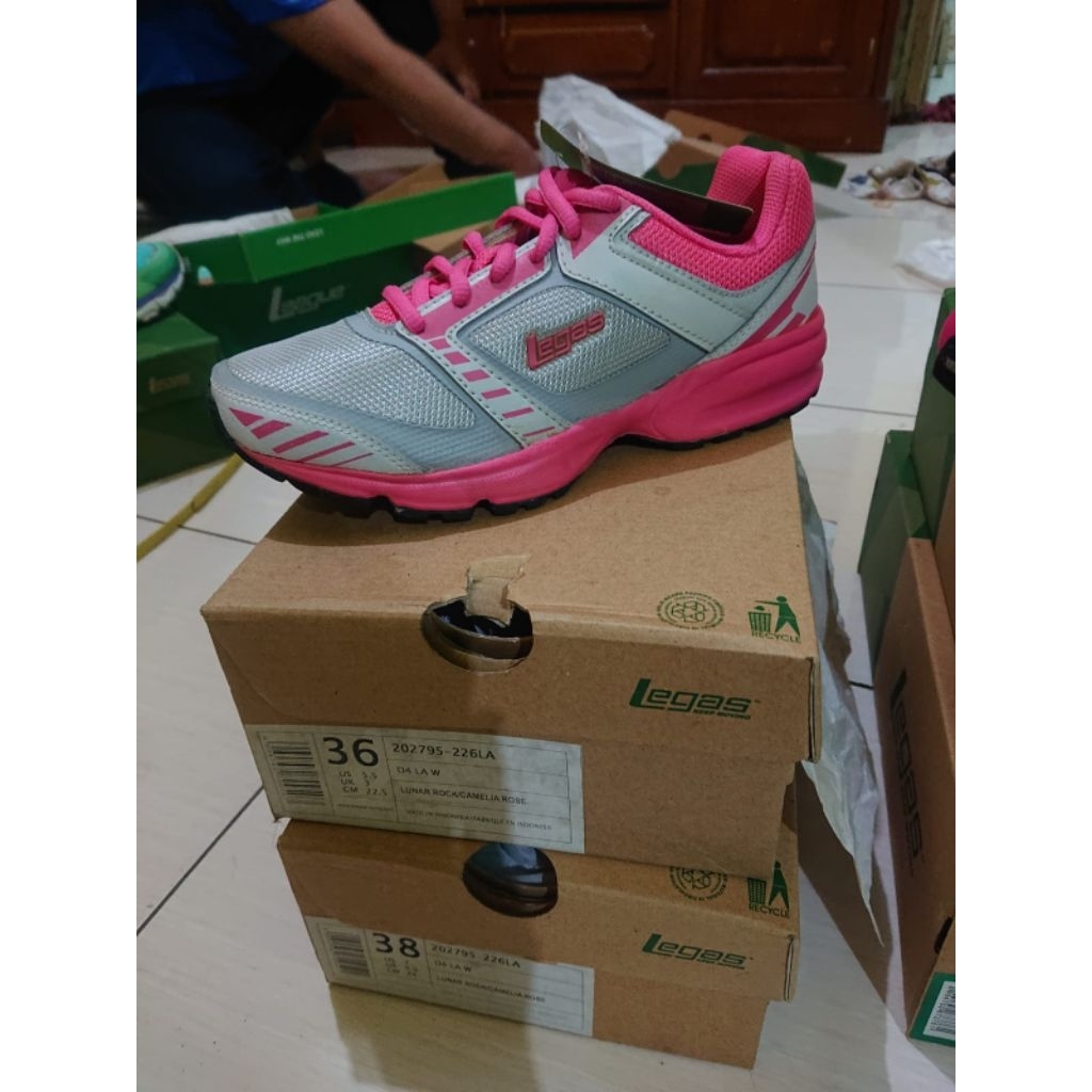 Sepatu Legas / New Old Stock