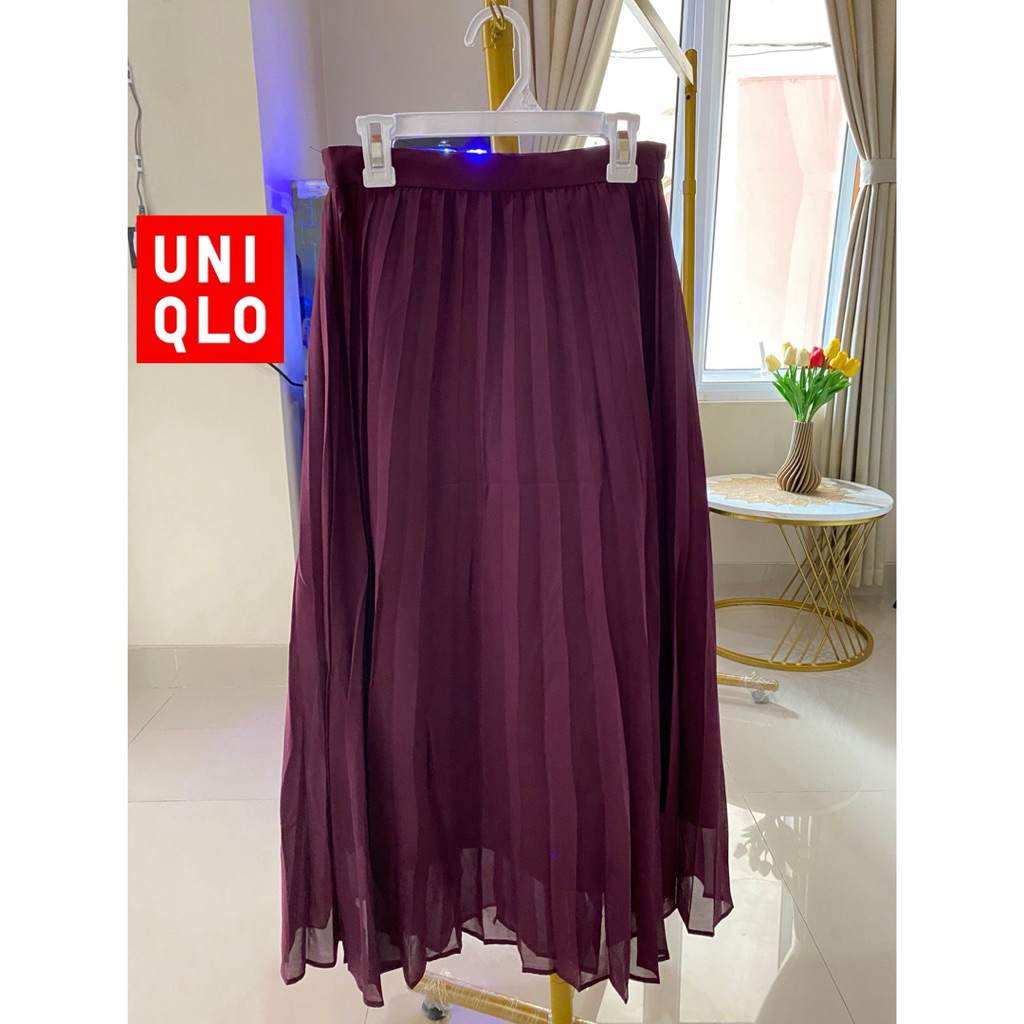 Pleated Skirt Uniqlo / Rok plisket Uniqlo sifon / midi skirt / Rok wanita burgundy