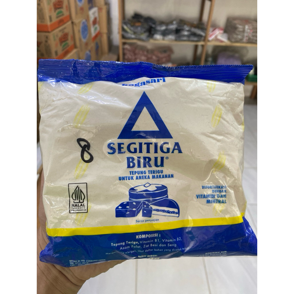 

Tepung Terigu segitiga biru 500gr