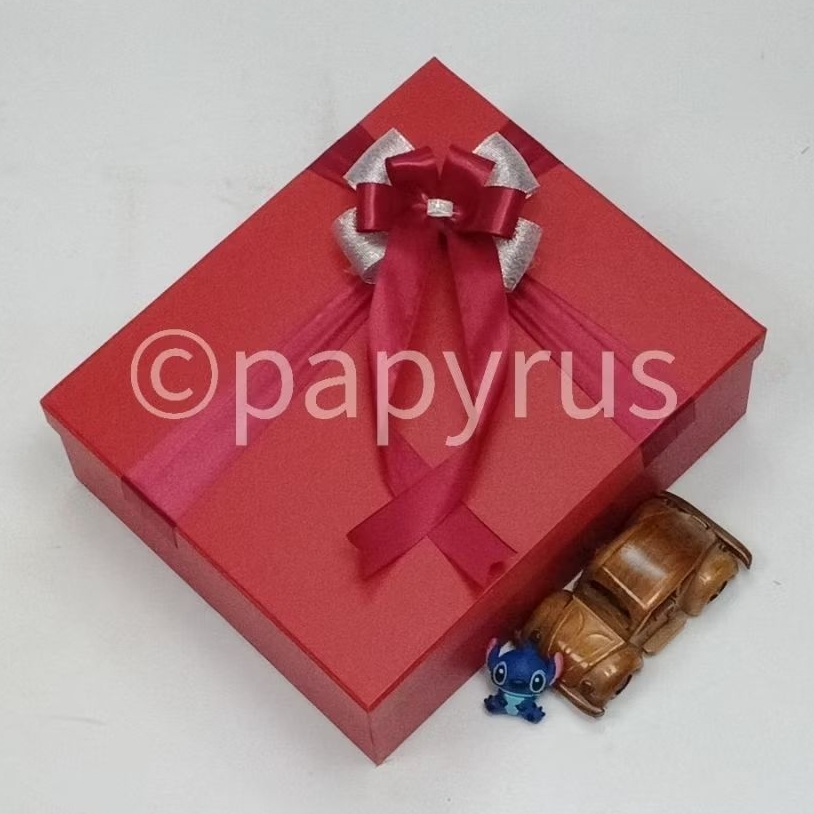

PAPYRUS 25x30 Tinggi 10cm Kotak Kado Gift Box V2