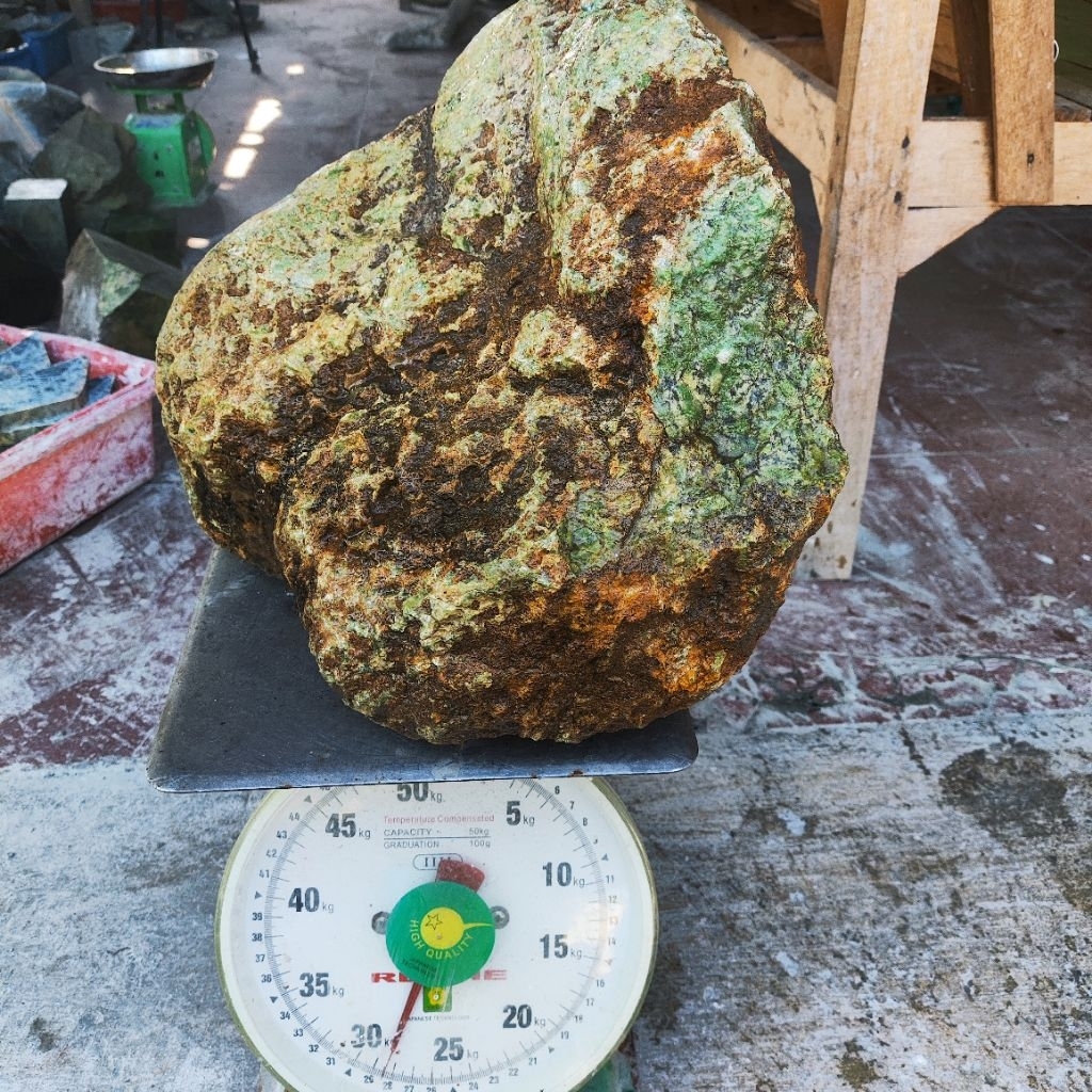 BATU IDOCRASE LUMUT ACEH 28KG