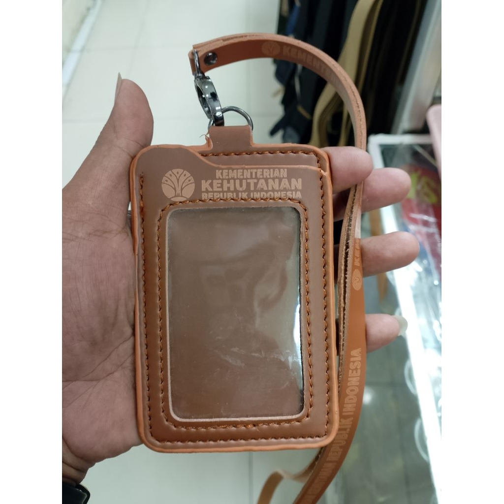 

Nametag Holder Kemenhut Id card Kemenhut Coklat