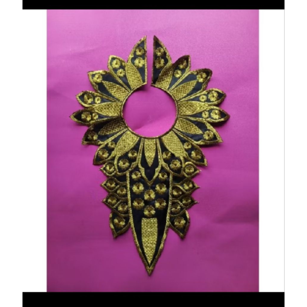 renda bordir baju adat Gorontalo (kucubu)