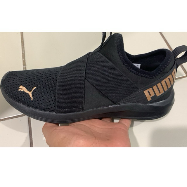 Sepatu Puma slip on wns