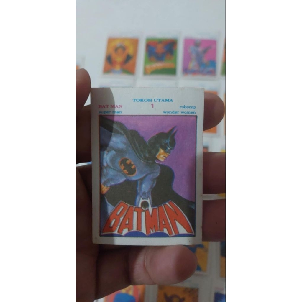 mainan jadul kwartet batman ukuran kecil belakang batik new old stock