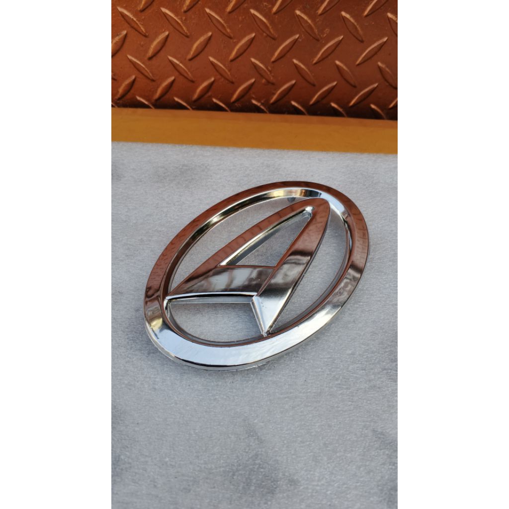 emblem logo grill depan mobil Daihatsu Xenia all new chrome