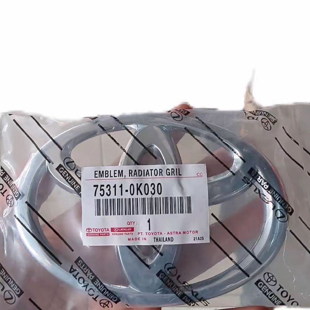 emblem/logo grill grand innova 2012-2015 original