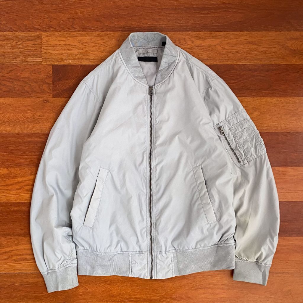 Uniqlo bomber jacket ( M ) pria