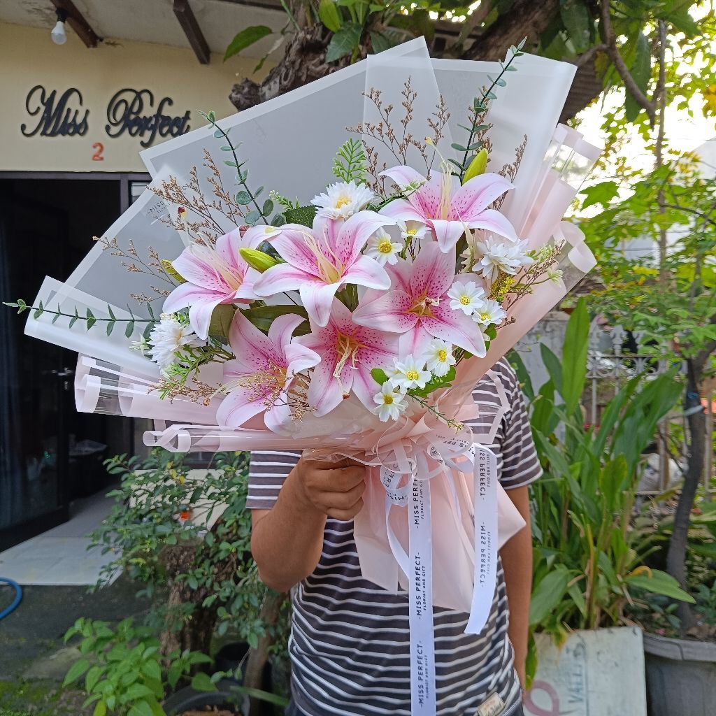 buket bunga Lily artificial palsu Surabaya