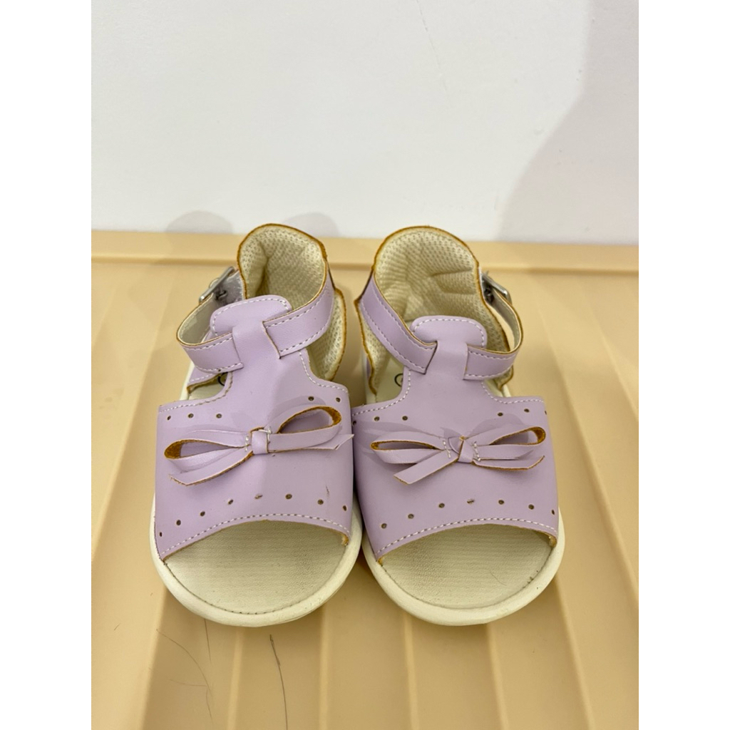 Preloved Pipiniko sepatu lilac anak bayi perempuan