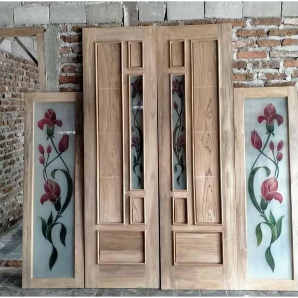 Pintu kupu tarung motif kaca hias