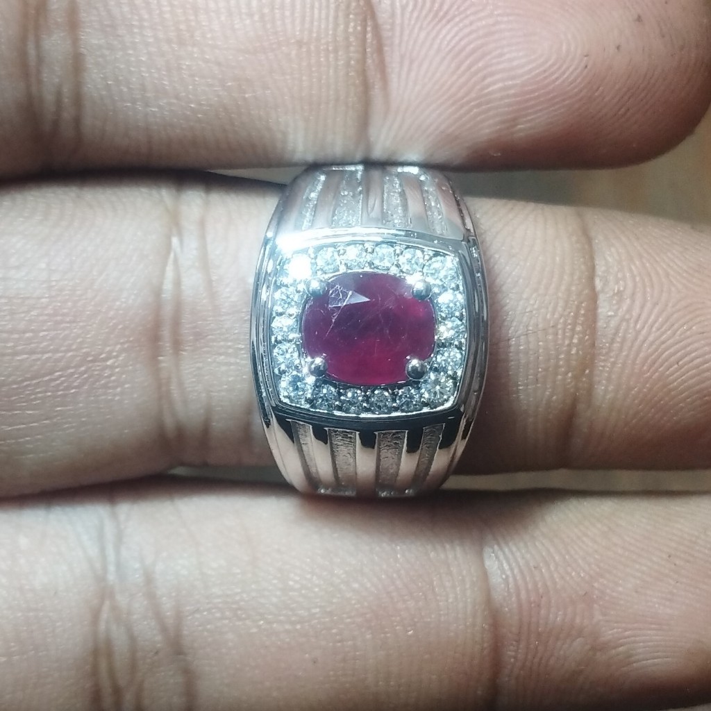 Cincin Perak TItanium Pria Batu Ruby Anti Karat