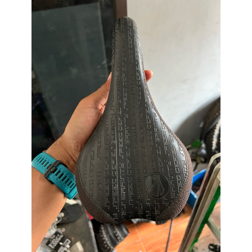 saddle sdg slim mulus dan bagus