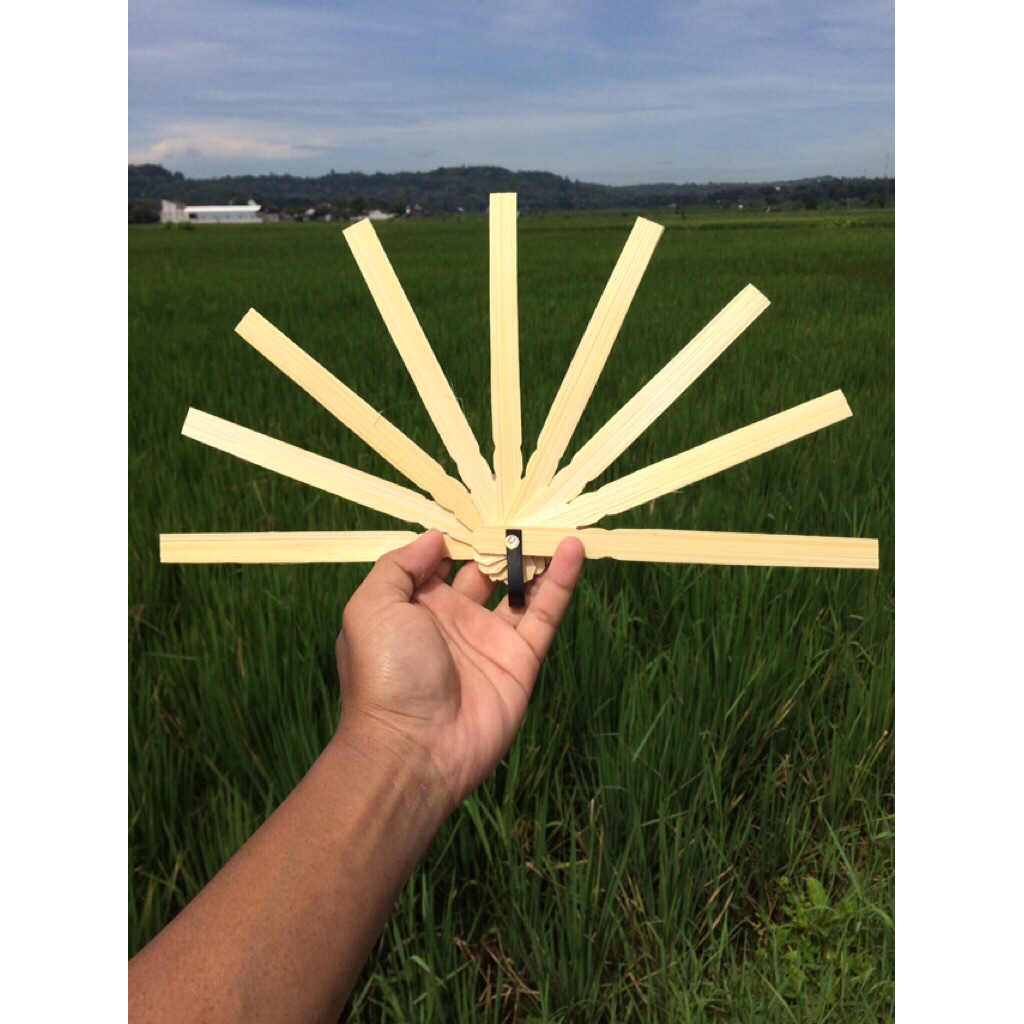 STIK KIPAS BAMBU , TANGKAI KIPAS BAMBU , KERAJINAN KIPAS BAMBU , PRAKARYA SEKOLAH , KERAJINAN TANGAN