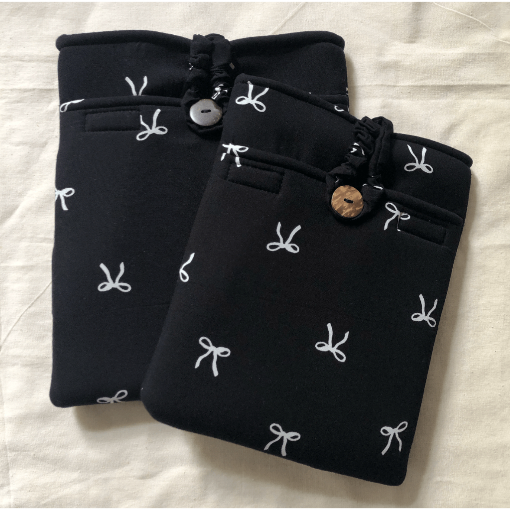 

[By Cloudsleeves] Booksleeve Black Ribbon / Tas Buku / Sarung Buku / Book sleeve with Front pocket