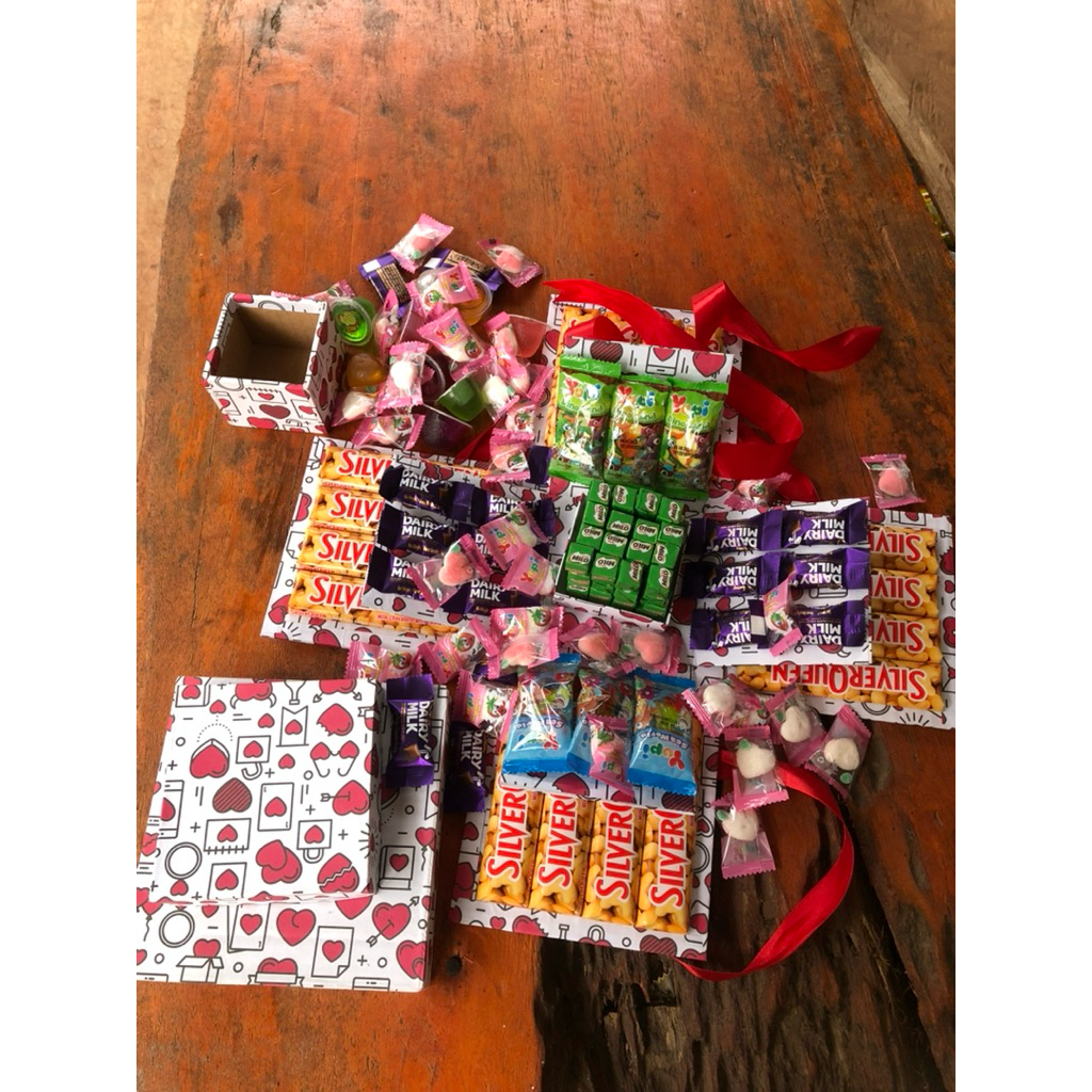 

Surprise Gift Box Exploision Coklat Silverqueen Cadbury 2kg murah hadiah valentine