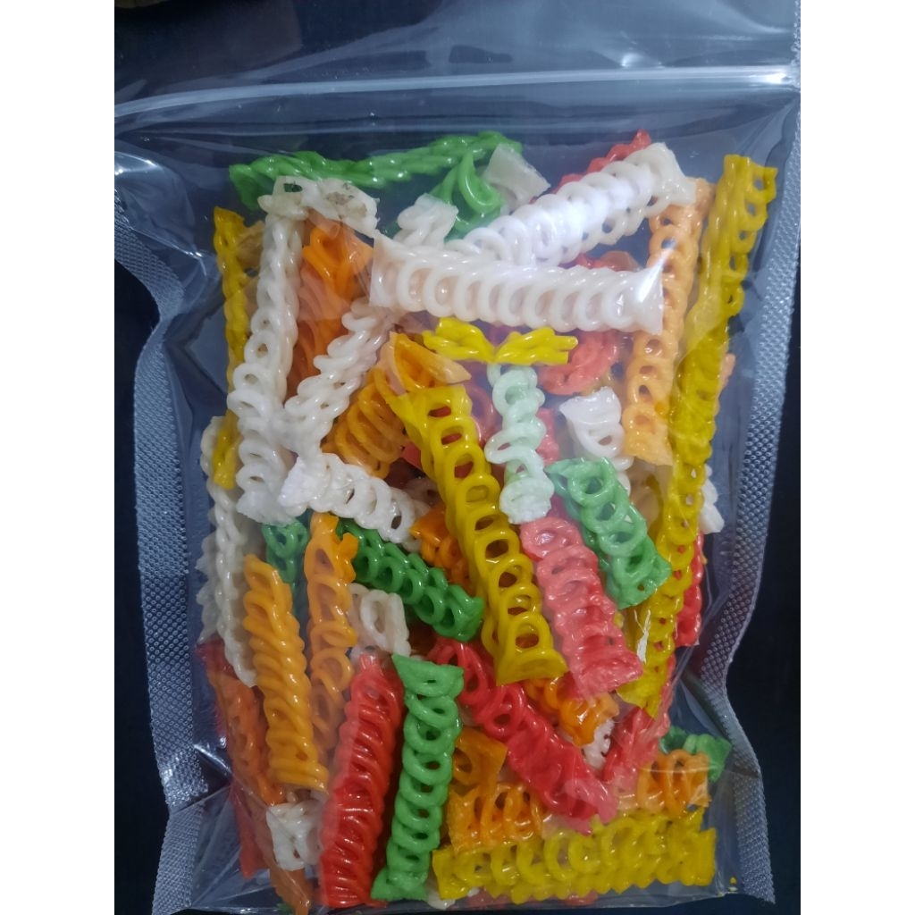 

kerupuk seblak 7900/250gr murah dan berkualitas gurih dan renyah