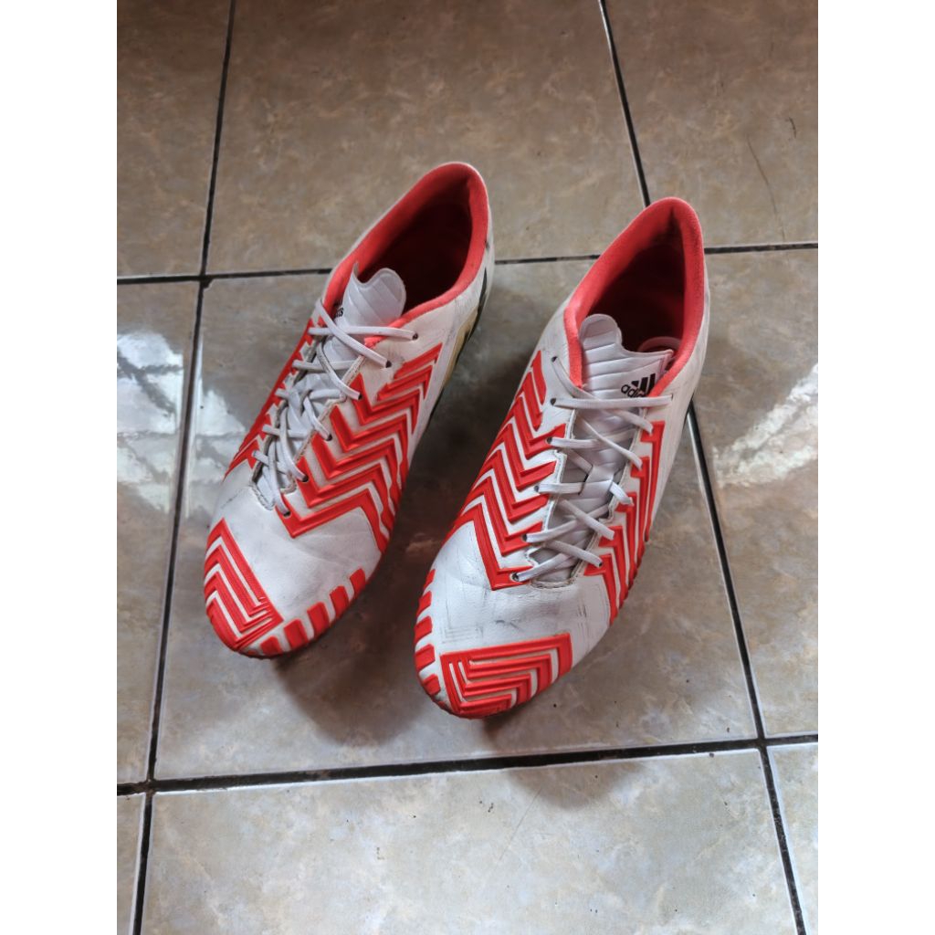 sepatu bola adidas predator instinct fg