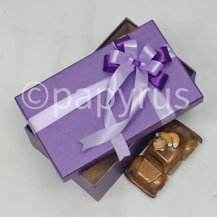 

PAPYRUS 15x25 Tinggi 5cm Kotak Kado Gift Box Hadiah KOTA KADO V1